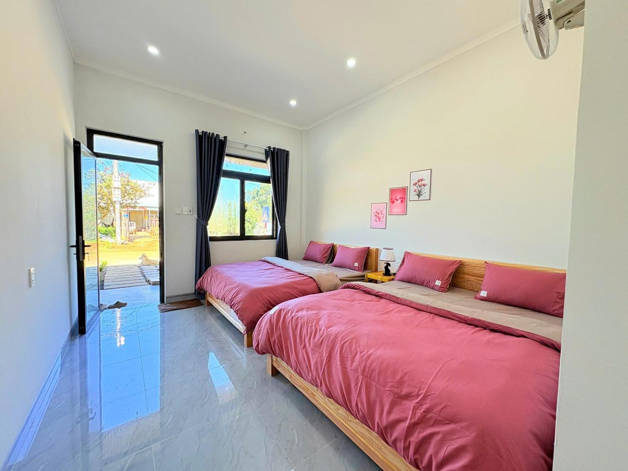Homestay Nha Cua Gao Kon Tum Екстер'єр фото
