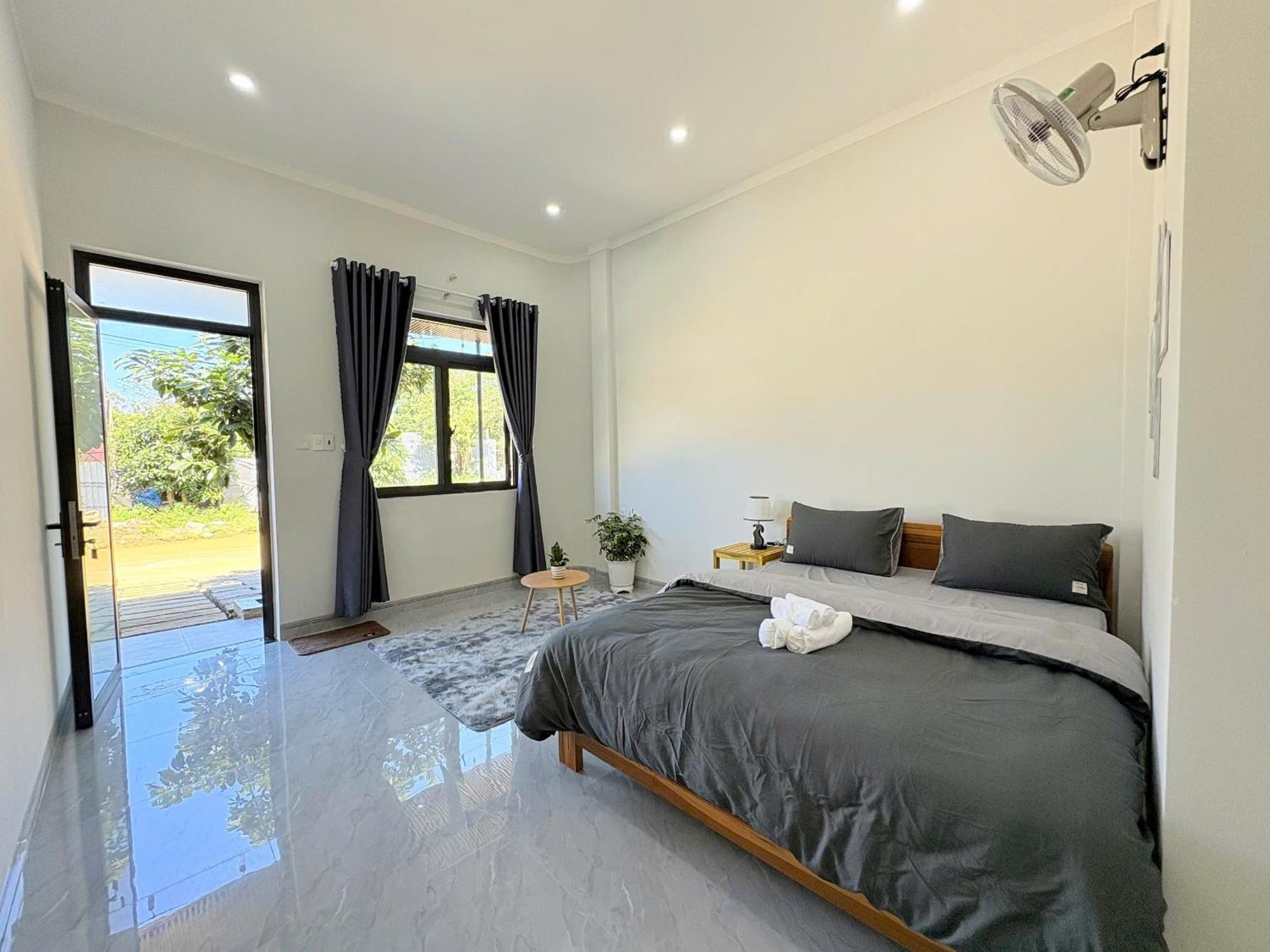 Homestay Nha Cua Gao Kon Tum Екстер'єр фото